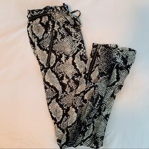 Snakeskin print flowy pants